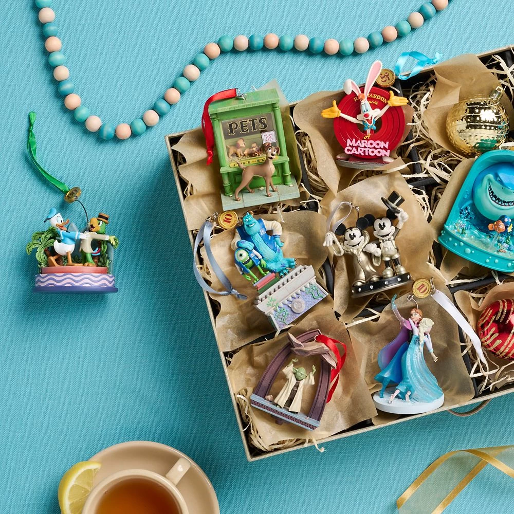 Disney Who Framed Roger Rabbit Legacy Sketchbook Ornament – 35th Anniversary – Limited Release 2 Disney Who Framed Roger Rabbit Legacy Sketchbook Ornament – 35th Anniversary – Limited Release - Image 2